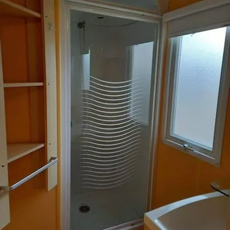 D005 Mobil home avec terrasse dans un camping 3 étoiles Apartamento