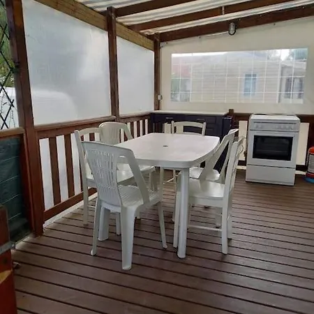 D005 Mobil home avec terrasse dans un camping 3 étoiles